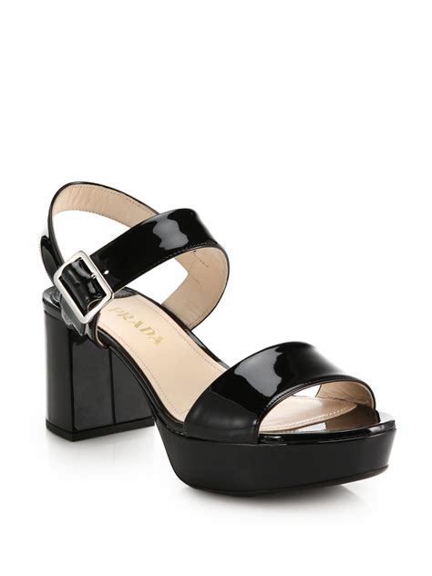 Patent leather sandals in black 